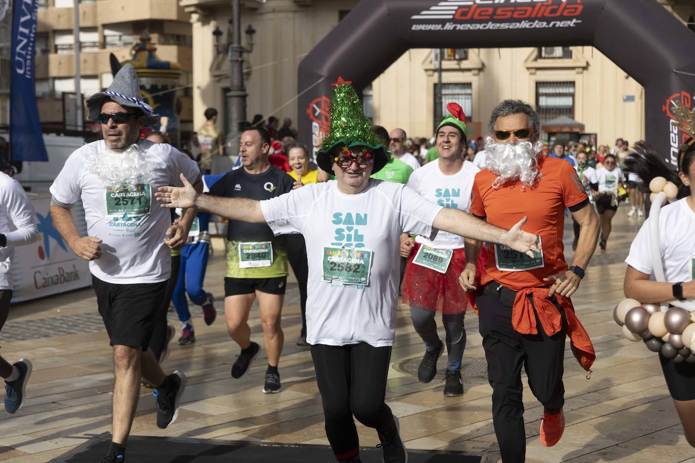 La llegada de la carrera San Silvestre 2023, en imágenes