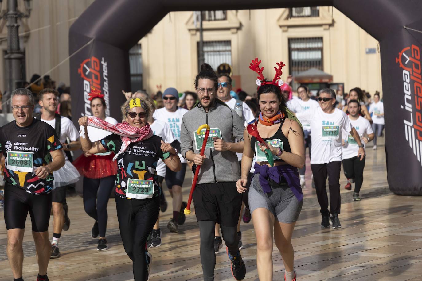 La llegada de la carrera San Silvestre 2023, en imágenes