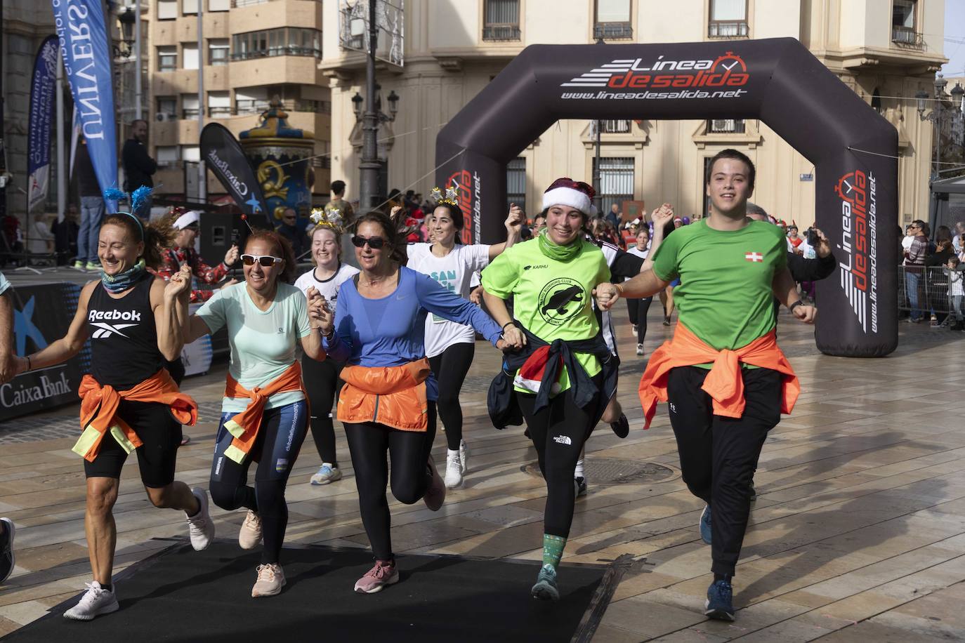 La llegada de la carrera San Silvestre 2023, en imágenes