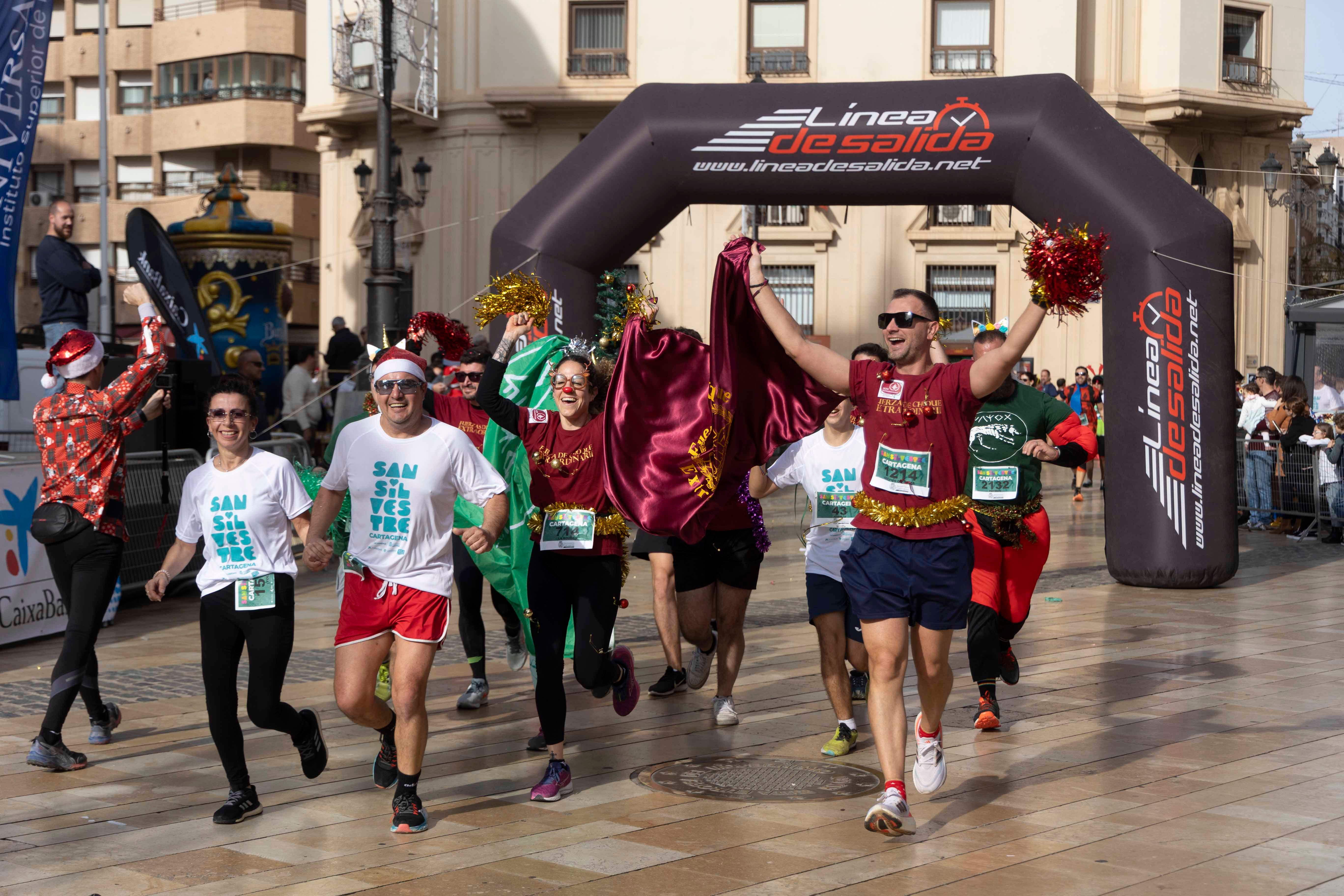 Los disfraces de la San Silvestre de Cartagena 2023, en imágenes