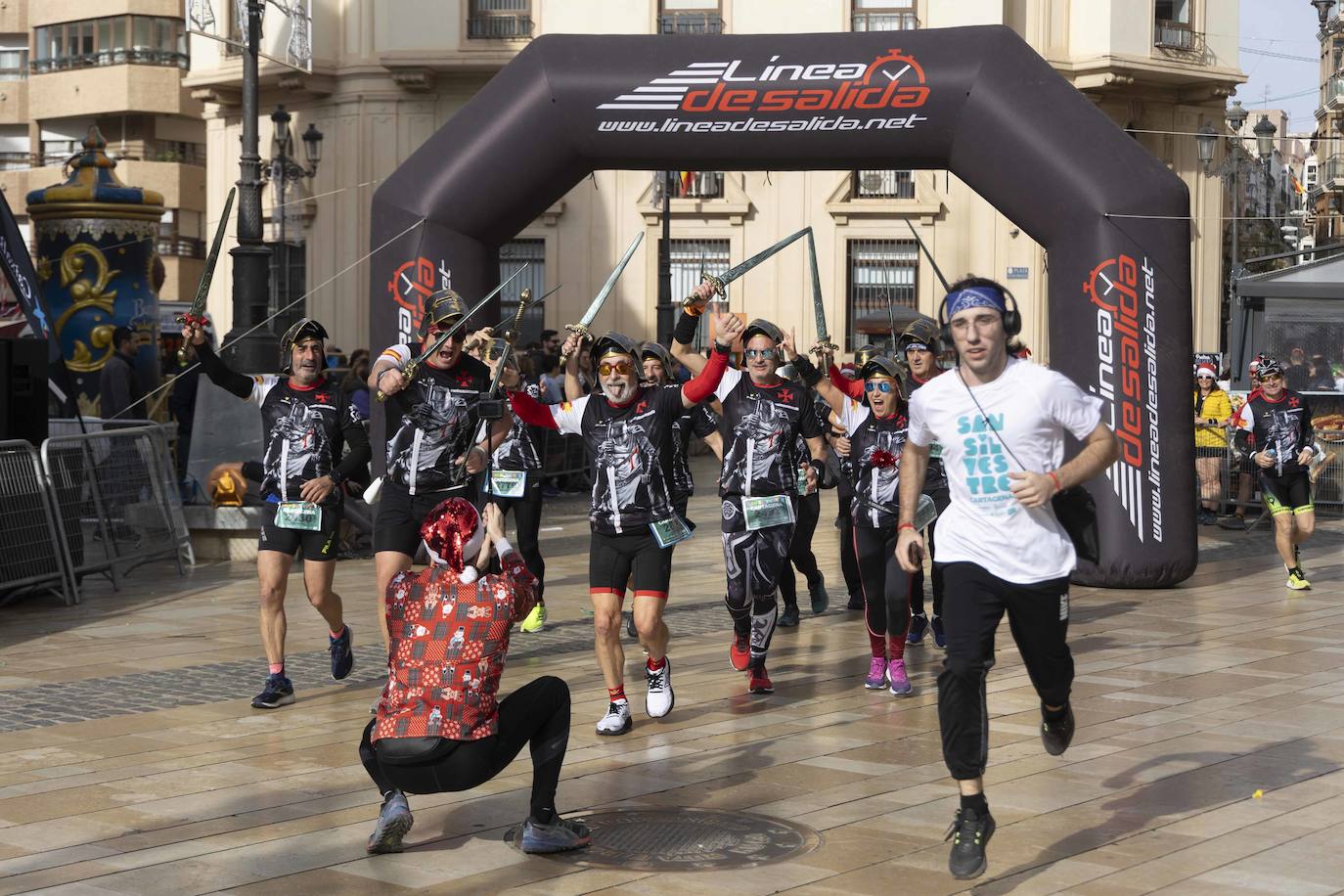 La llegada de la carrera San Silvestre 2023, en imágenes