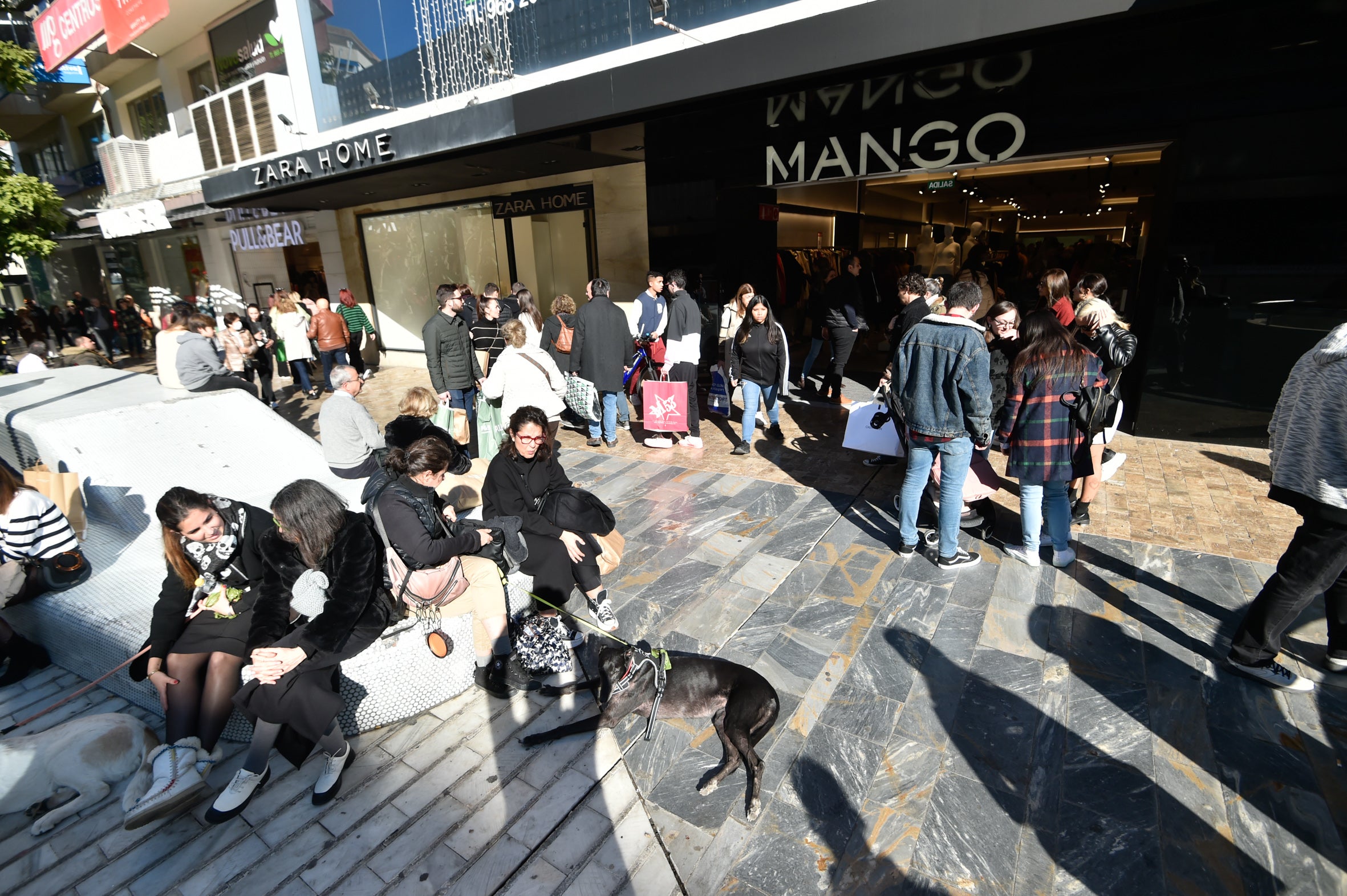Fotos: Las rebajas «diluidas» por los descuentos llenan tiendas y centros comerciales de Murcia