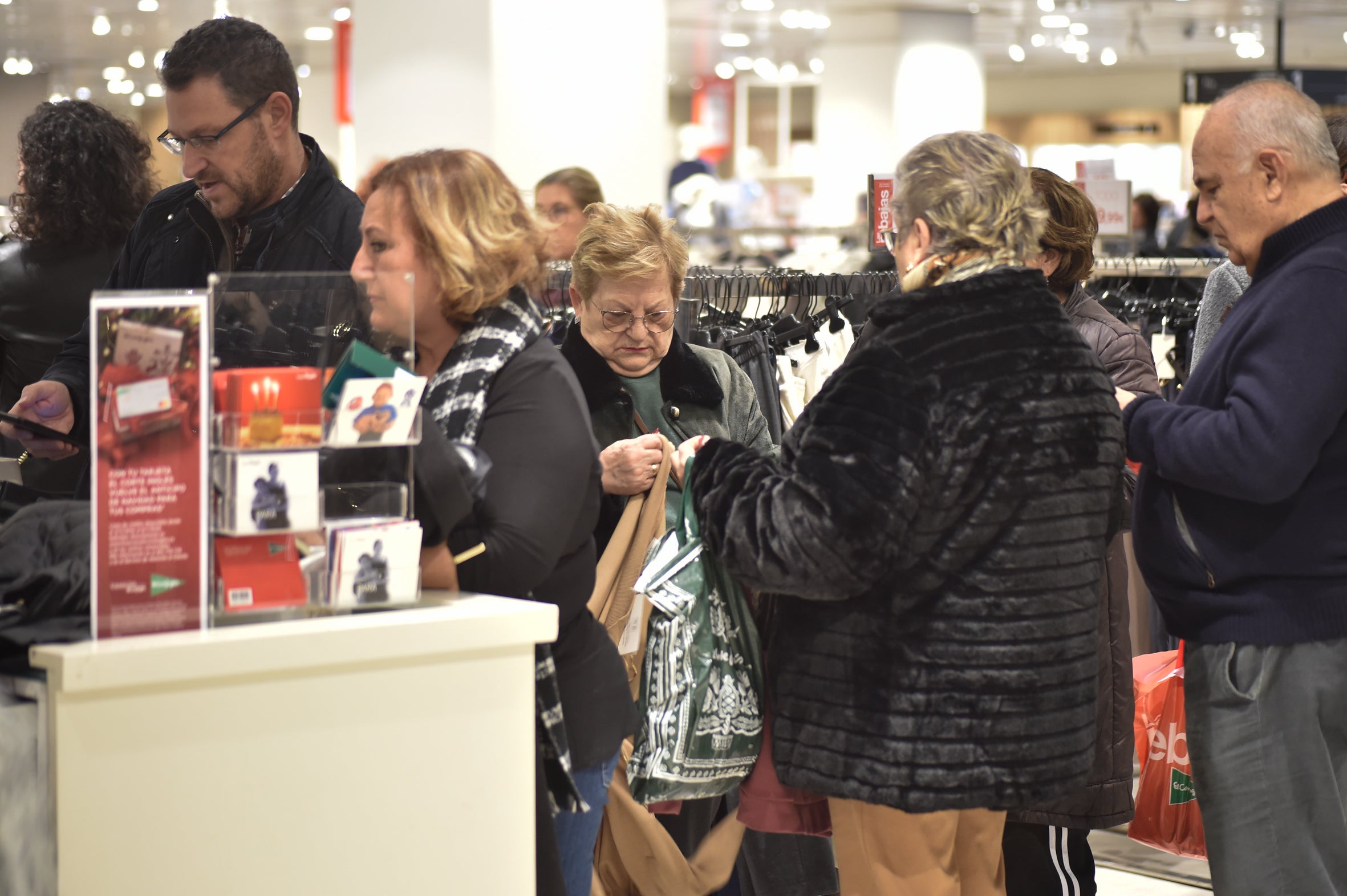 Fotos: Las rebajas «diluidas» por los descuentos llenan tiendas y centros comerciales de Murcia