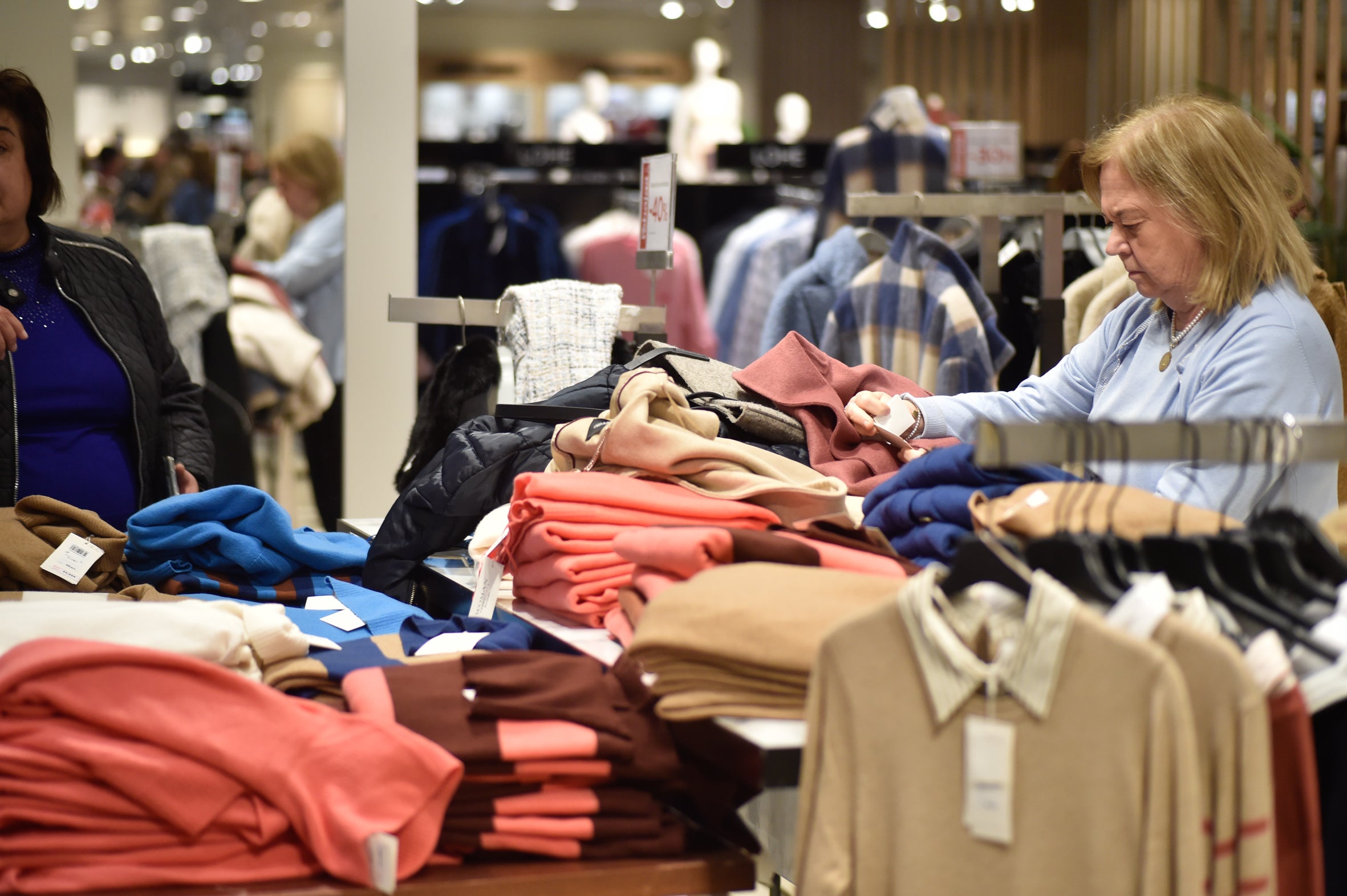 Fotos: Las rebajas «diluidas» por los descuentos llenan tiendas y centros comerciales de Murcia