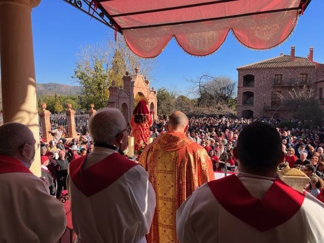 Fotos: La Patrona de Totana regresa a su santuario acompañada por unas 15.000 personas