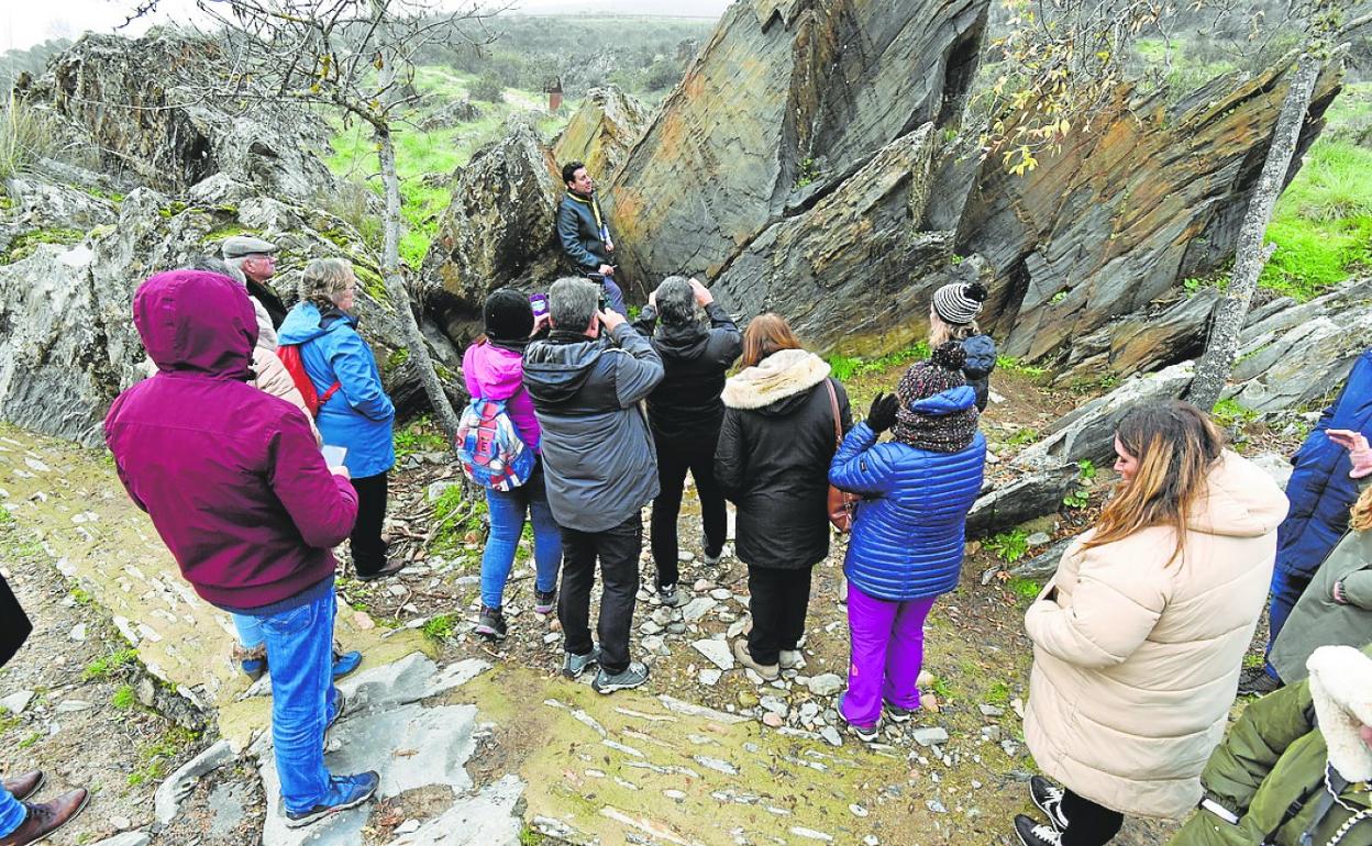 Visita al yacimiento de Siega Verde (Salamanca), en la celebración de la última asamblea de los Carp. 