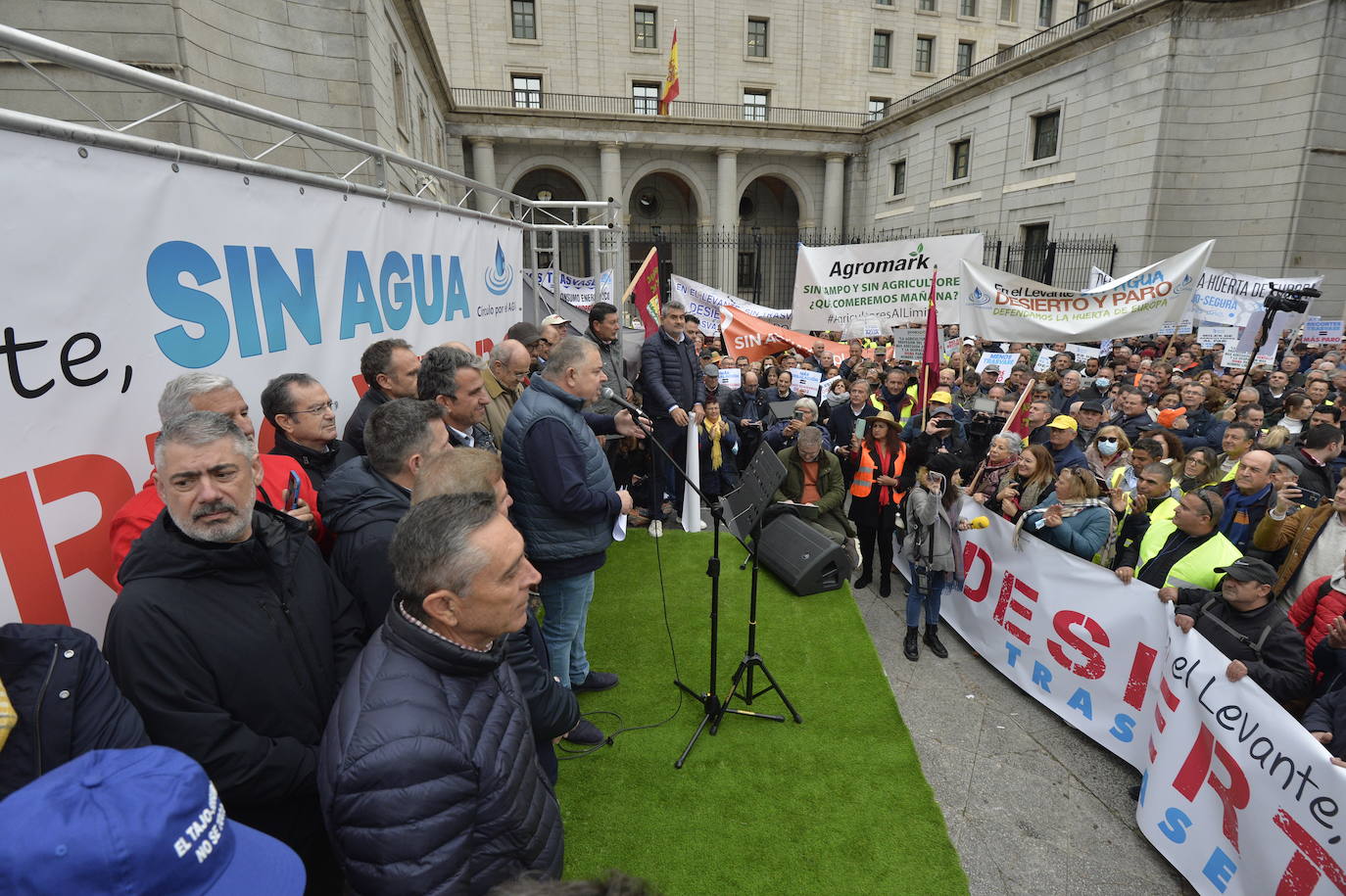 Fotos: La protesta contra el recorte del Trasvase Tajo-Segura, en imágenes