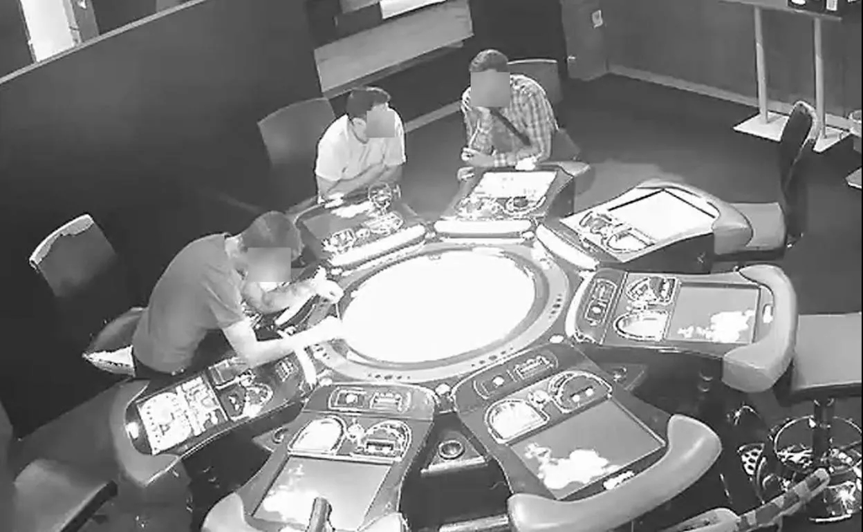 Siete detenidos por ganar  euros manipulando la ruleta de un salón de  juegos de Águilas | La Verdad