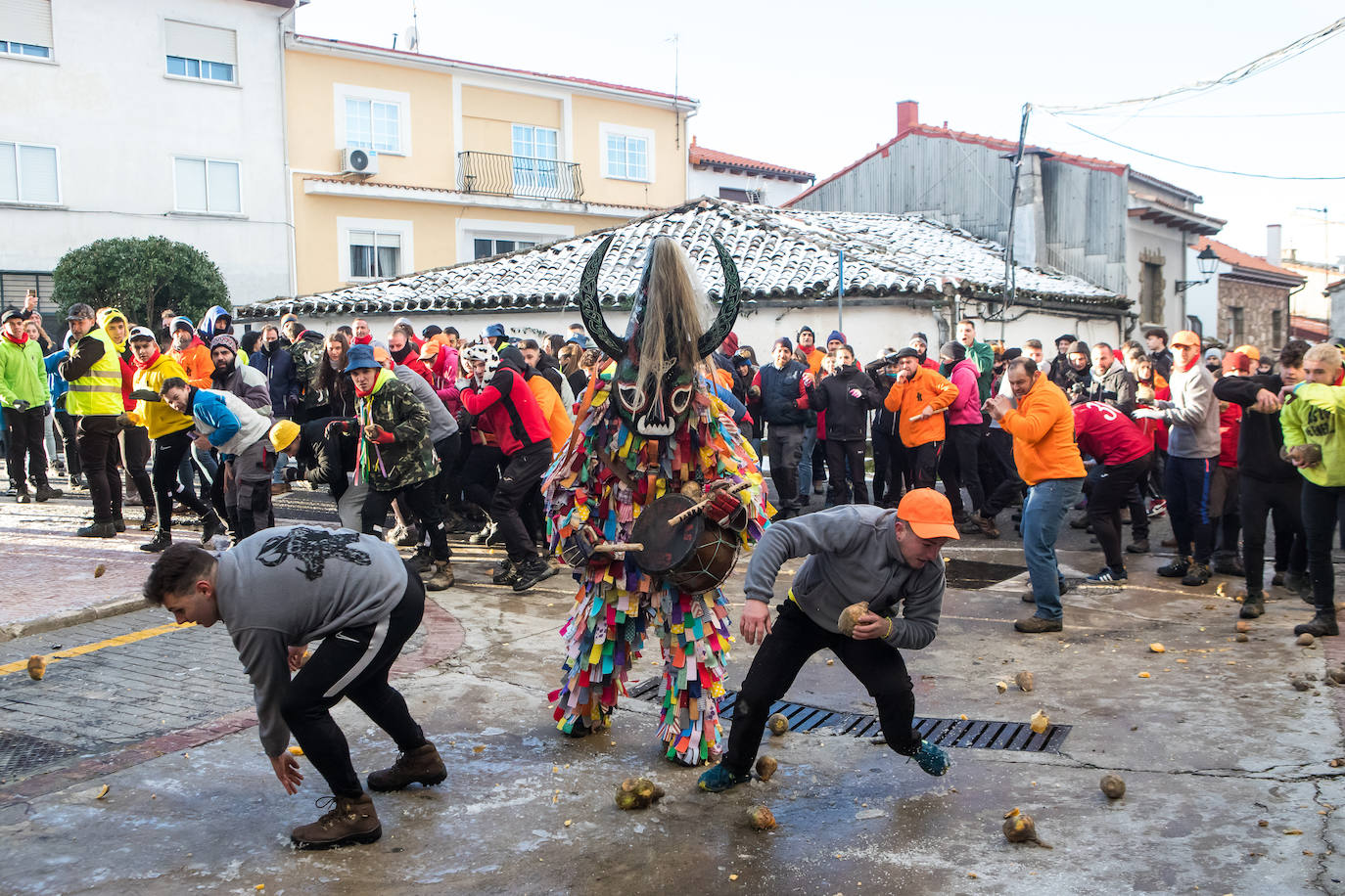 Fotos: 30 toneladas de nabos contra el Jarramplas