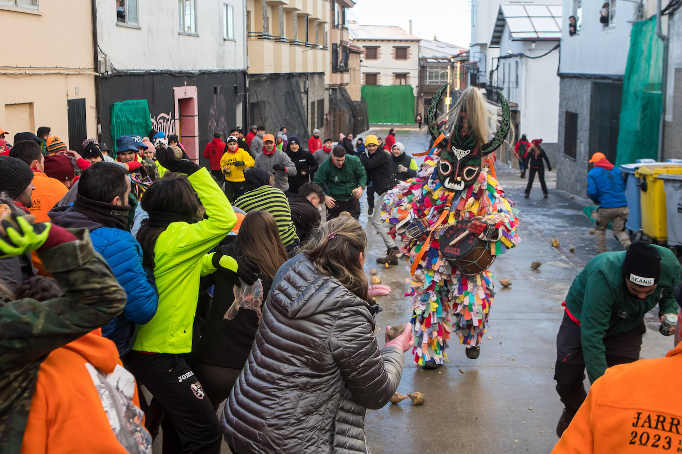 Fotos: 30 toneladas de nabos contra el Jarramplas