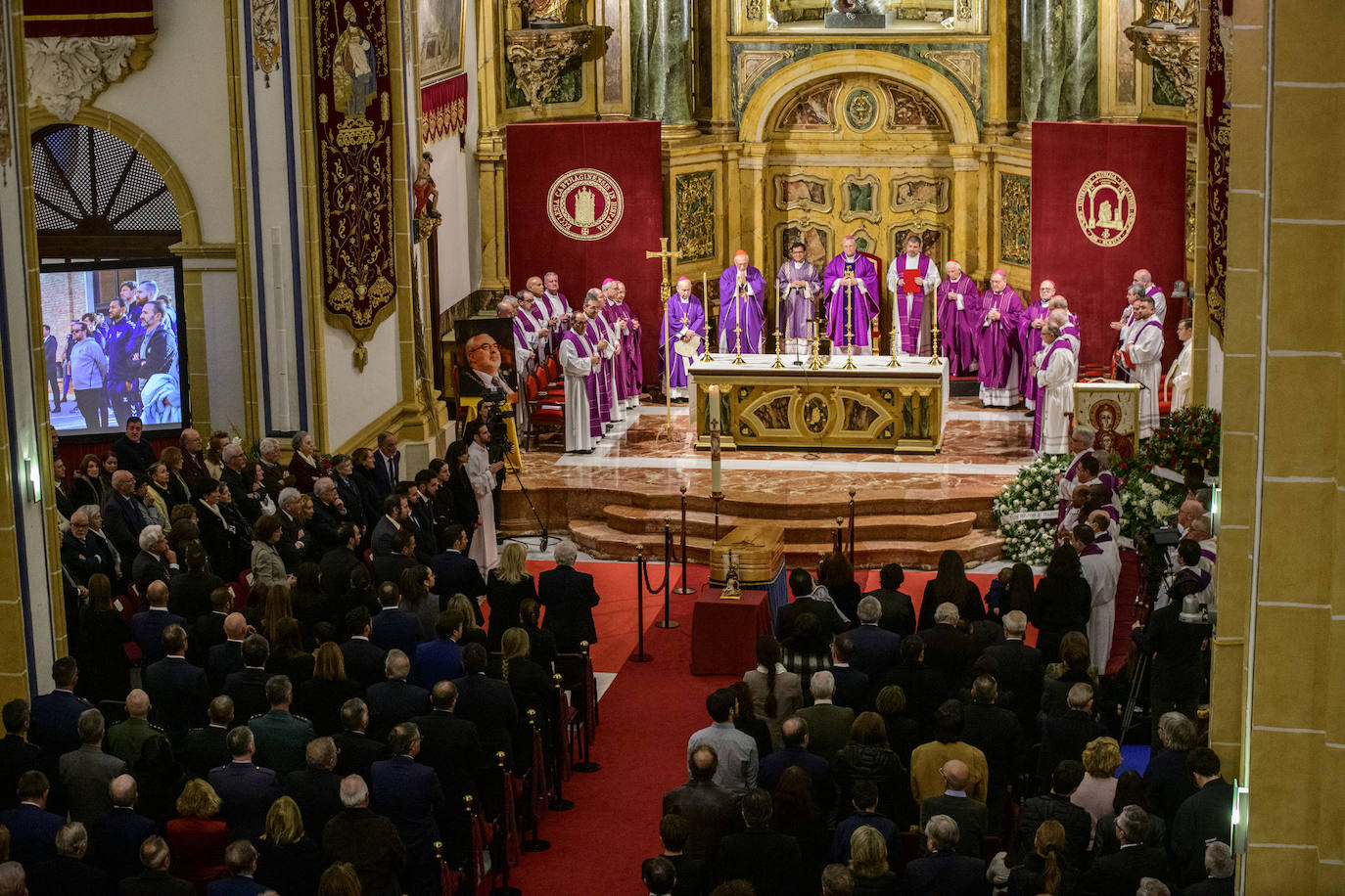 Fotos: Multitudinario adiós a José Luis Mendoza