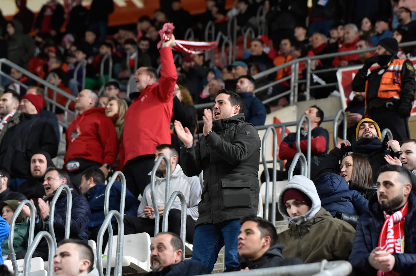 Fotos: Búscate en las gradas del Enrique Roca en la victoria del Real Murcia