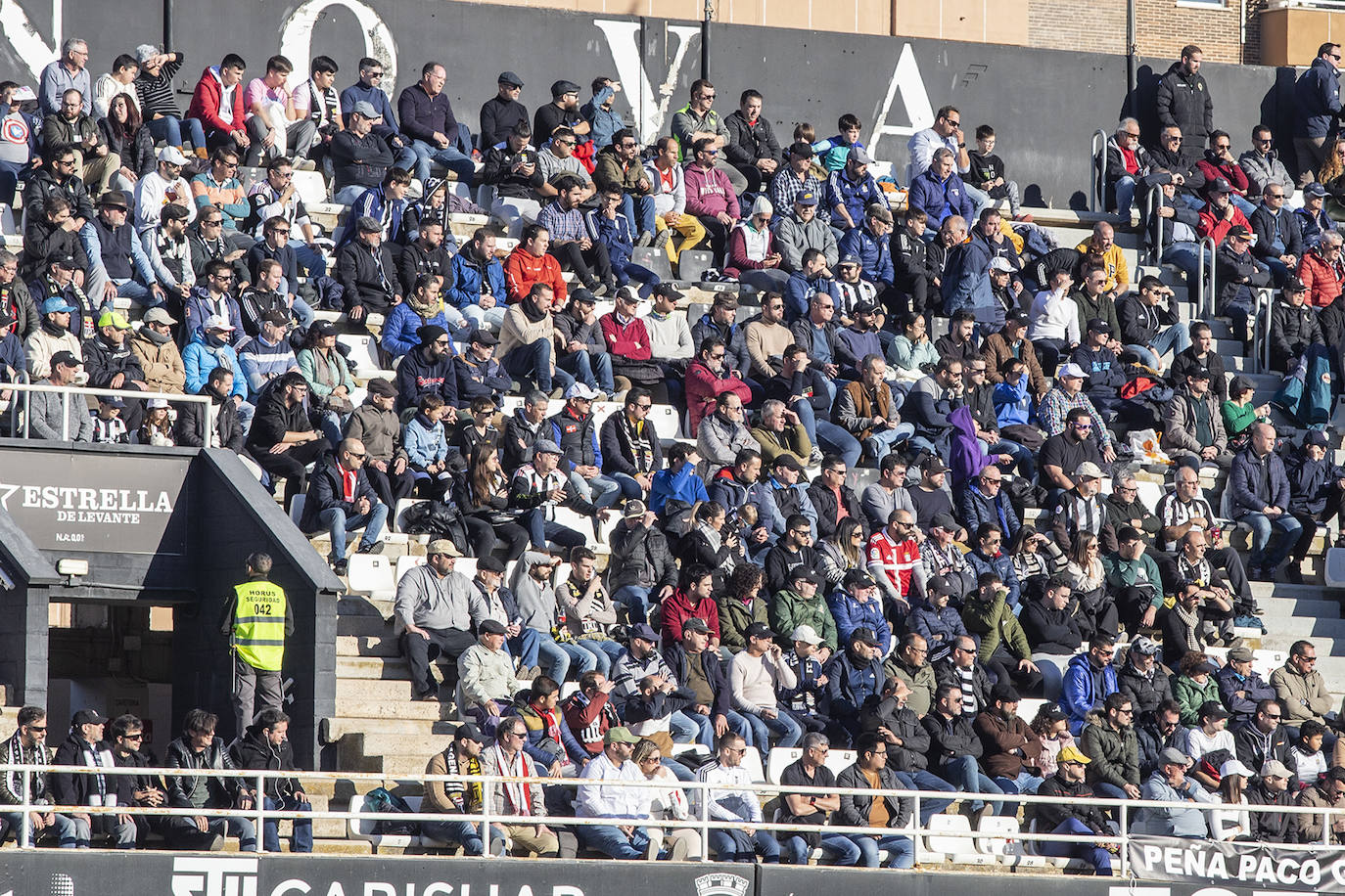 Fotos: Búscate en las gradas del Cartagonova en el partido ante el Tenerife