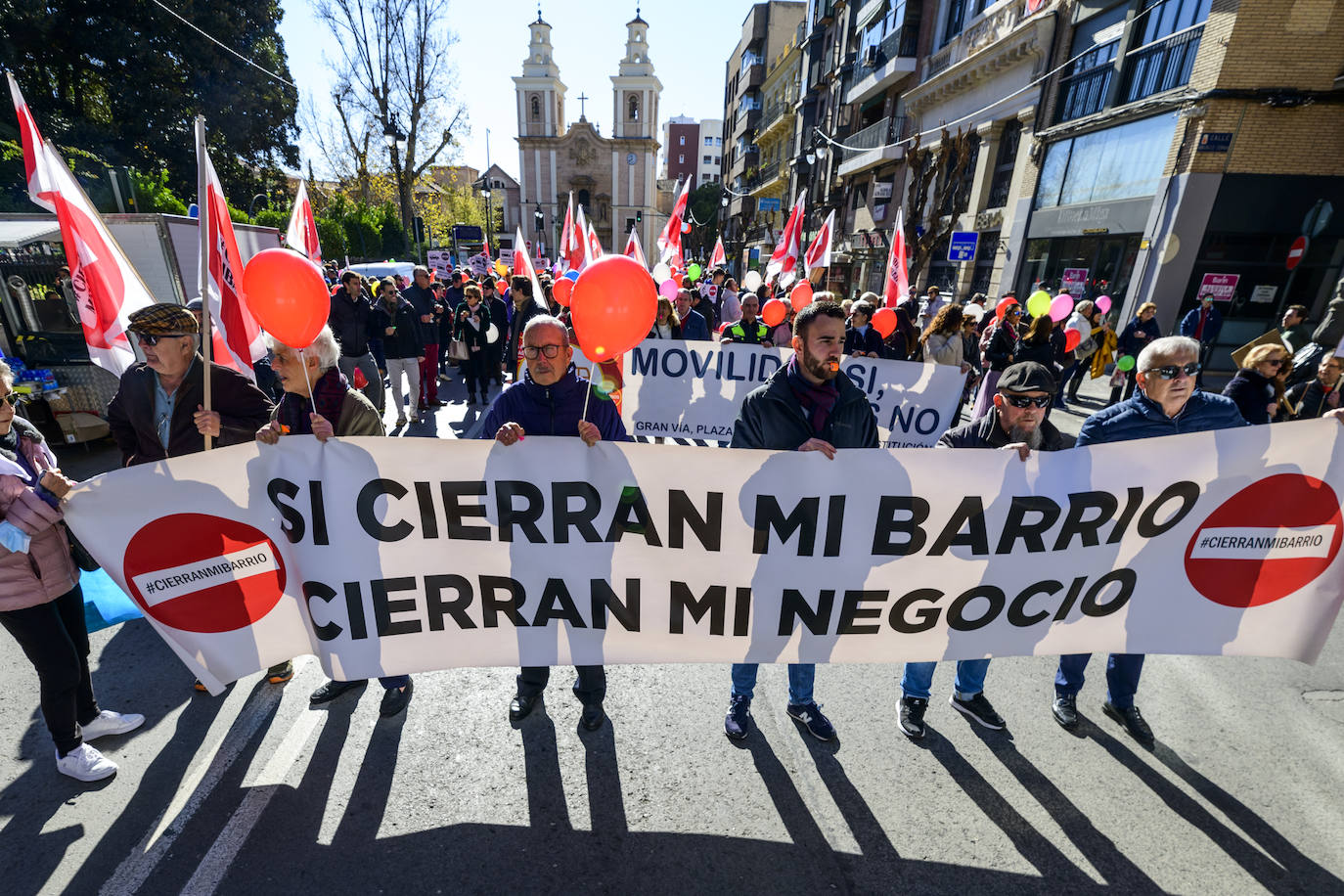 Fotos: La protesta de los vecinos contra el Plan de Movilidad en el centro de Murcia, en imágenes