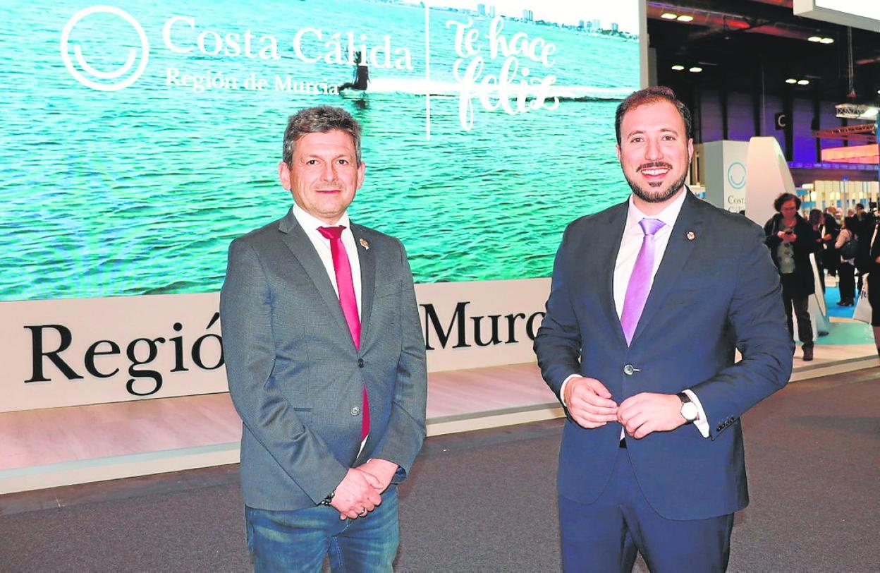 El presidente de la Federación San Clemente, Luis Torres, y el vicealcalde y concejal de Turismo, Francisco Morales, participaron en la promoción de 'Lorca Medieval' en Fitur. 