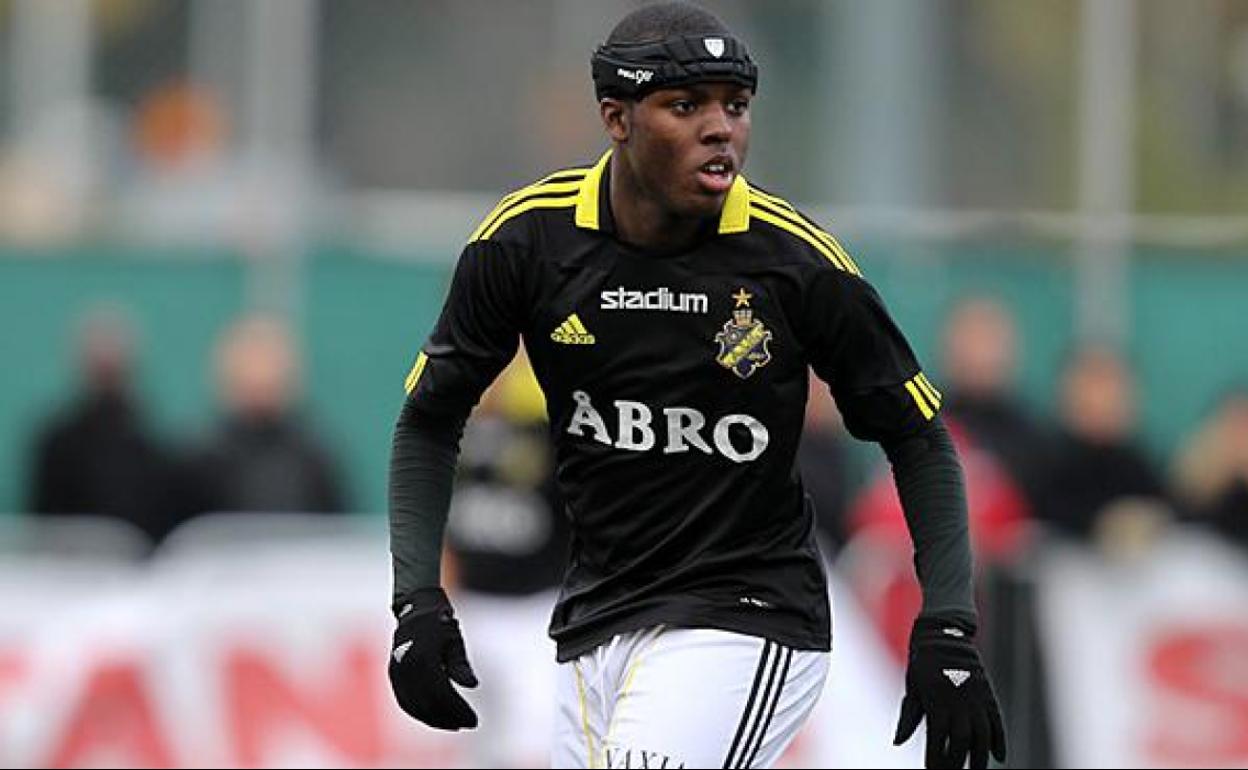 El delantero sueco Christian Kouakou, en un encuento en su etapa con el AIK Solna. 