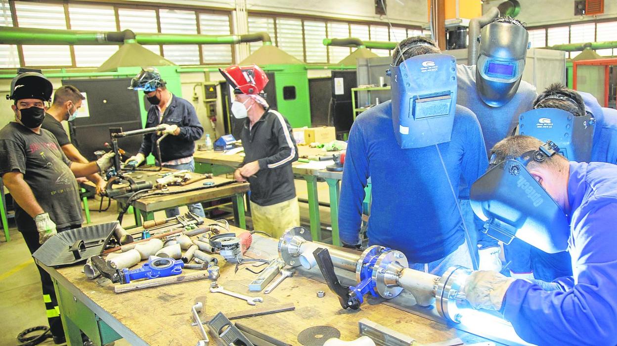 Cursos y talleres del SEF en las instalaciones del Centro de Formación Profesional de San Félix en Cartagena, en una imagen de archivo. 