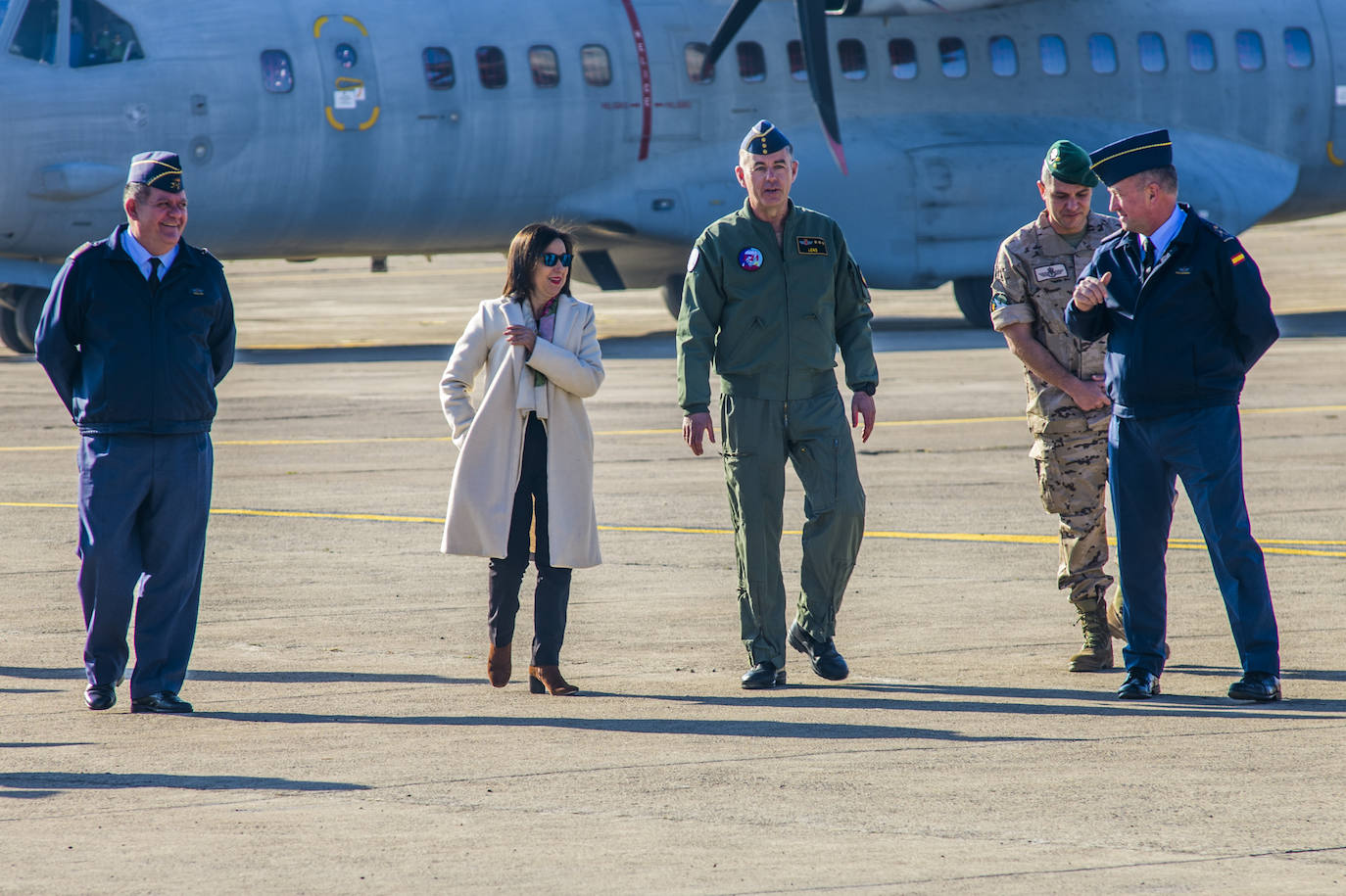 Fotos: La visita de la ministra Robles a la base aérea de Alcantarilla, en imágenes