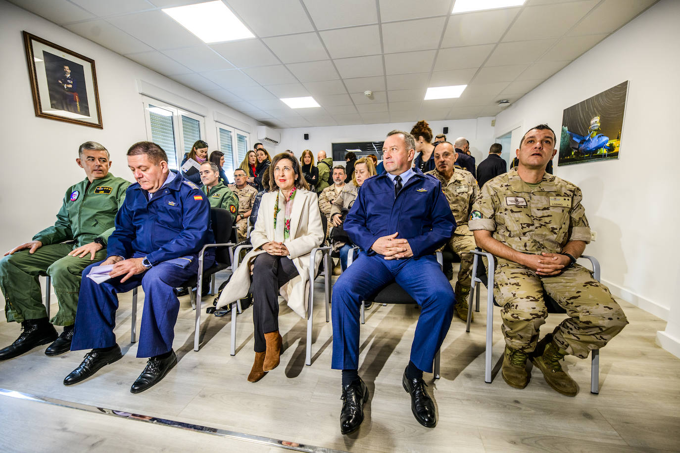 Fotos: La visita de la ministra Robles a la base aérea de Alcantarilla, en imágenes