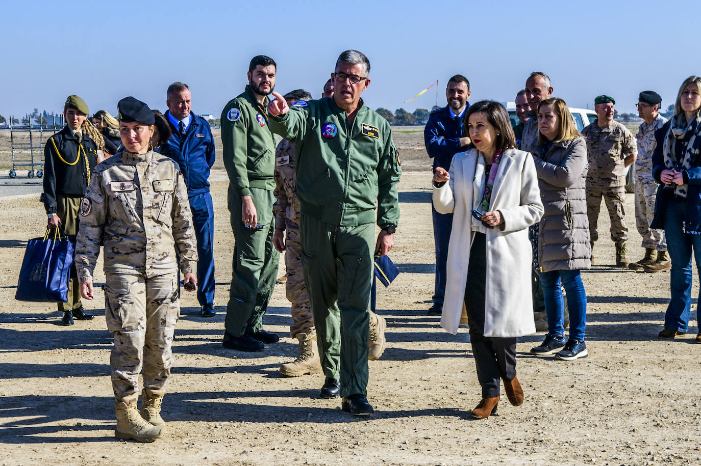 Fotos: La visita de la ministra Robles a la base aérea de Alcantarilla, en imágenes