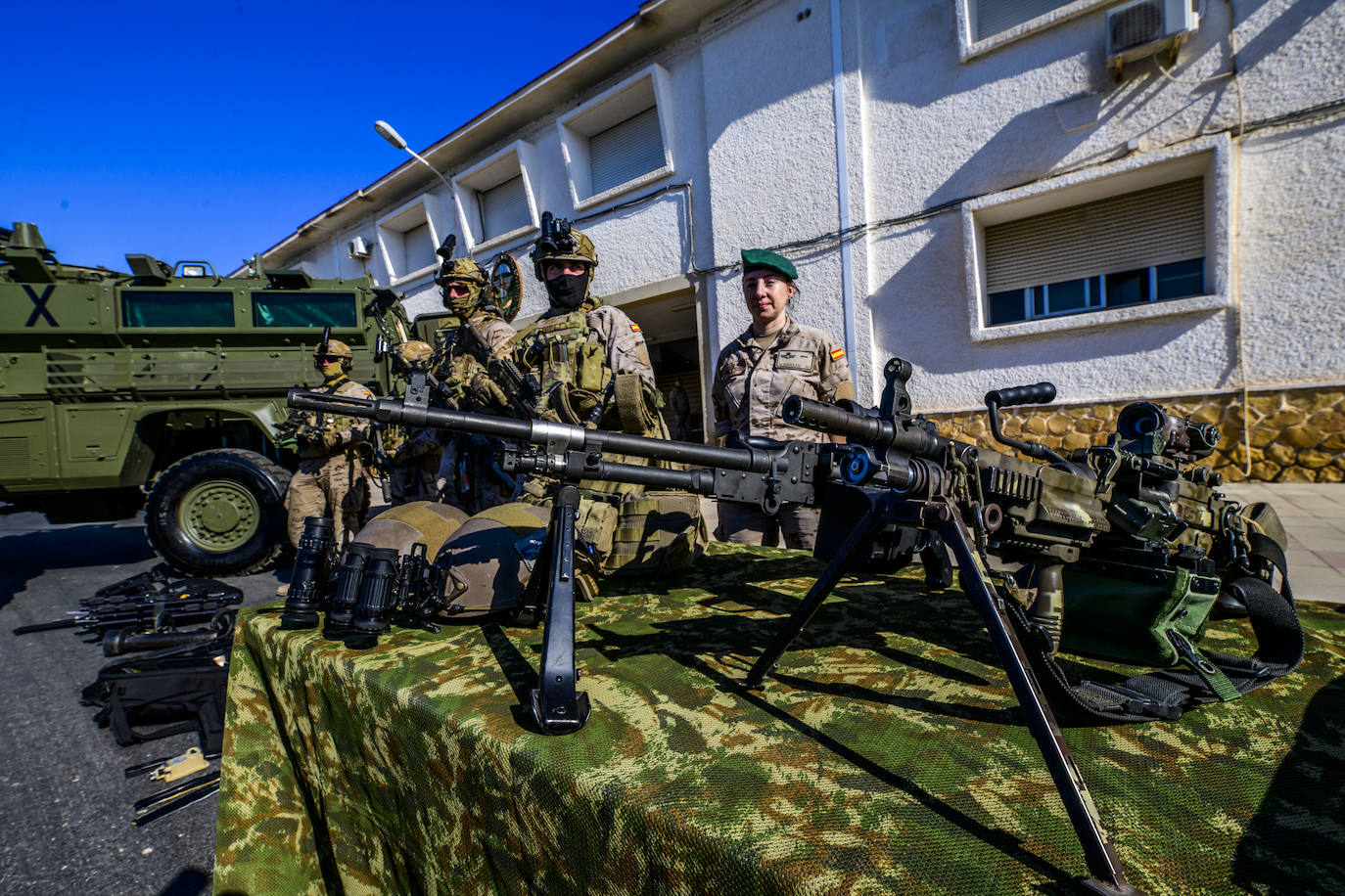 Fotos: La visita de la ministra Robles a la base aérea de Alcantarilla, en imágenes