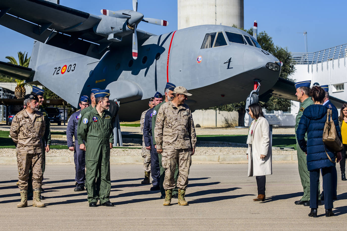 Fotos: La visita de la ministra Robles a la base aérea de Alcantarilla, en imágenes