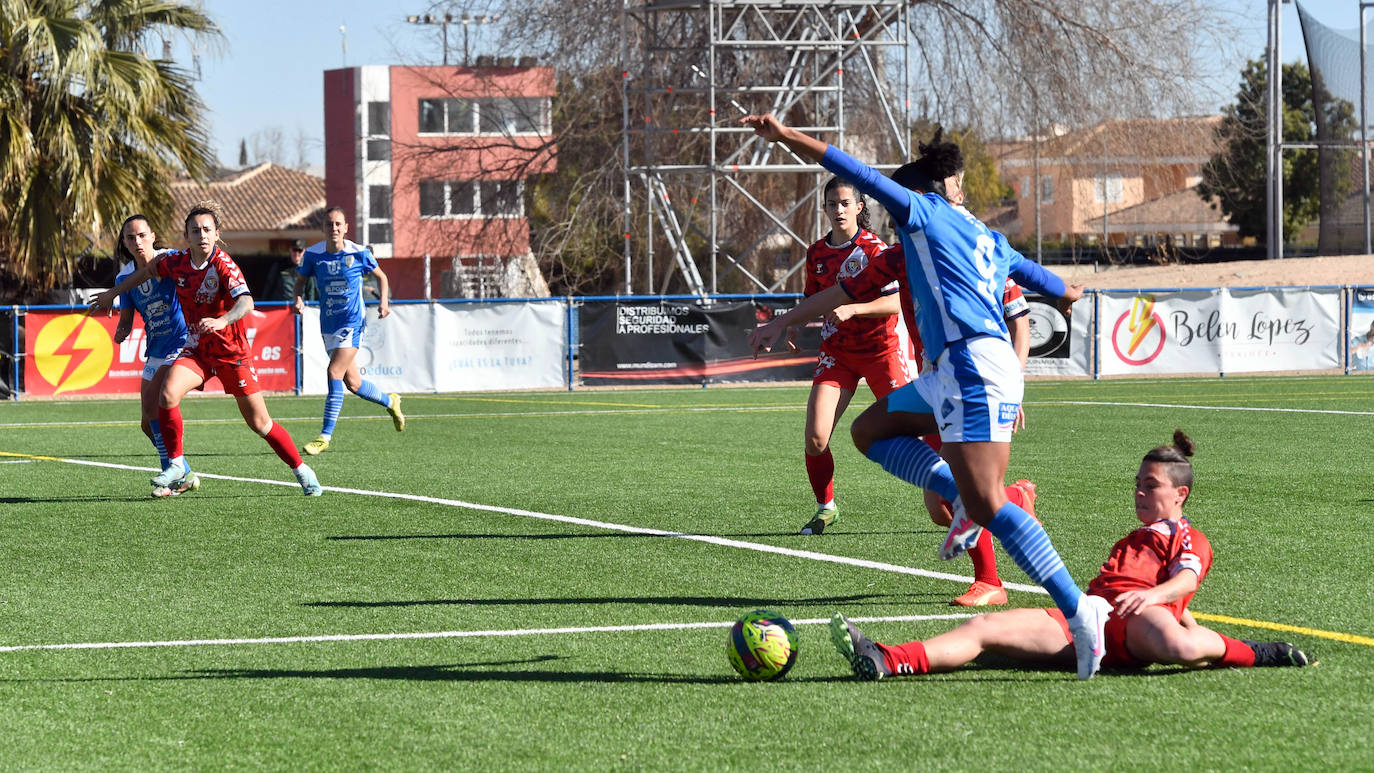 Fotos: El partido entre el Alhama y el Levante Las Planas, en imágenes