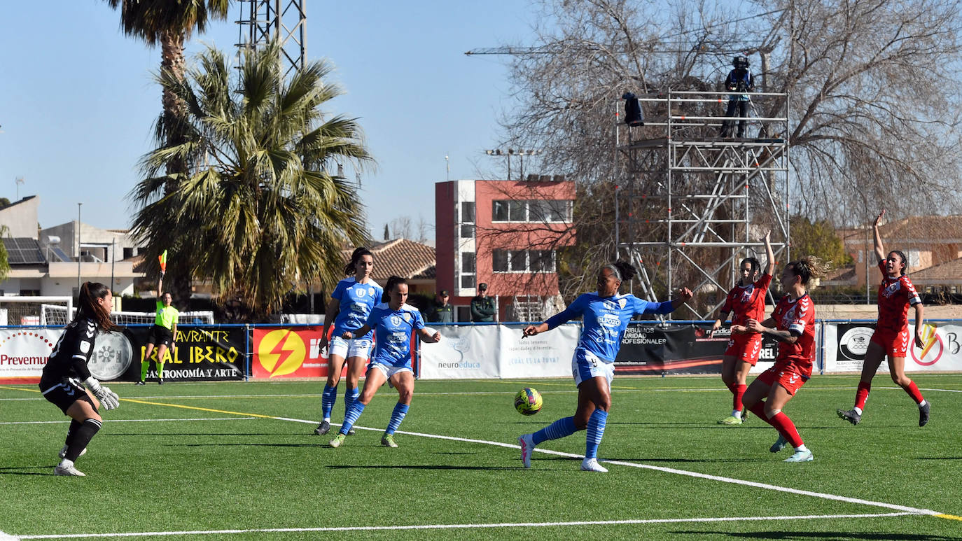 Fotos: El partido entre el Alhama y el Levante Las Planas, en imágenes