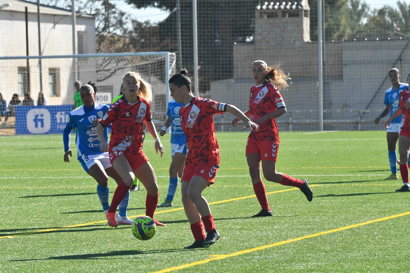 Fotos: El partido entre el Alhama y el Levante Las Planas, en imágenes