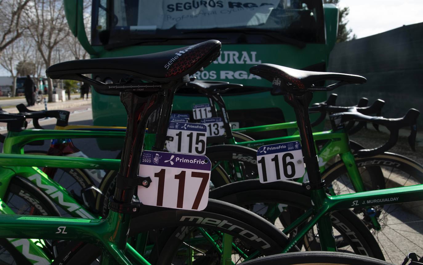 Fotos: Gotas de sudor, lluvia y barro en la Vuelta Ciclista a la Región de Murcia 2023