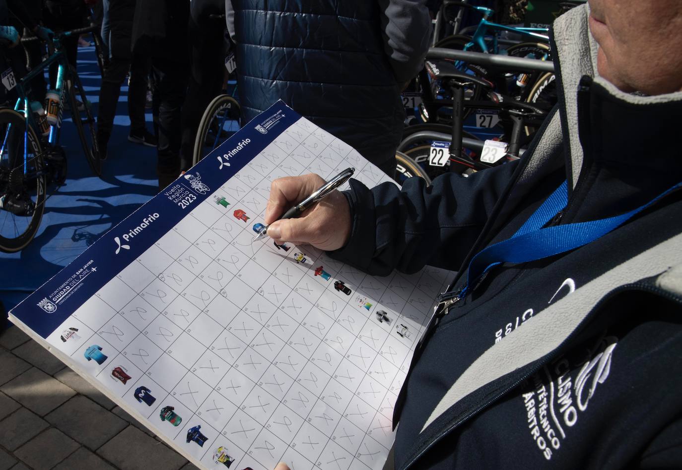 Fotos: Gotas de sudor, lluvia y barro en la Vuelta Ciclista a la Región de Murcia 2023