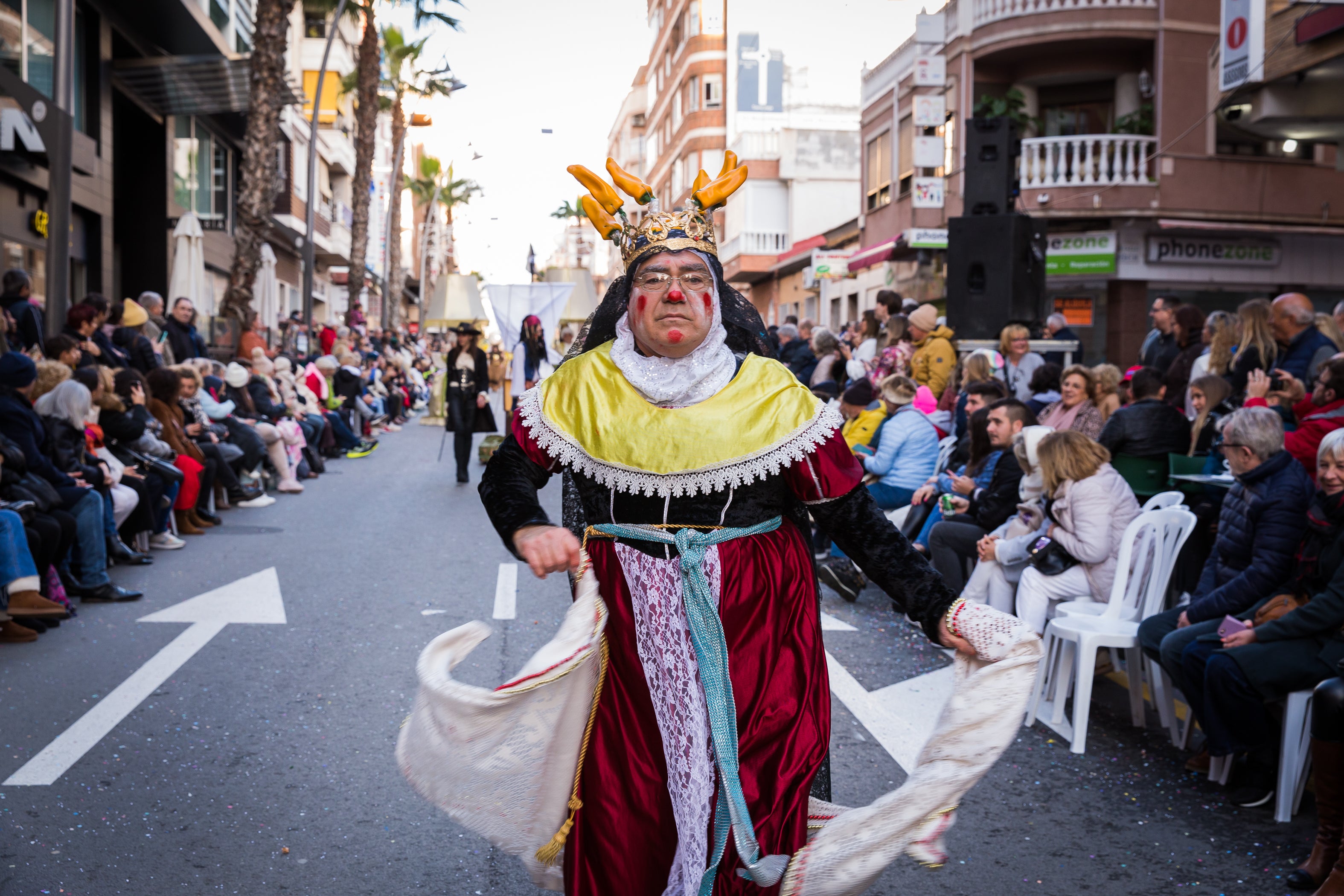 Fotos: Brillante estallido de color y buen baile del carnaval de Torrevieja