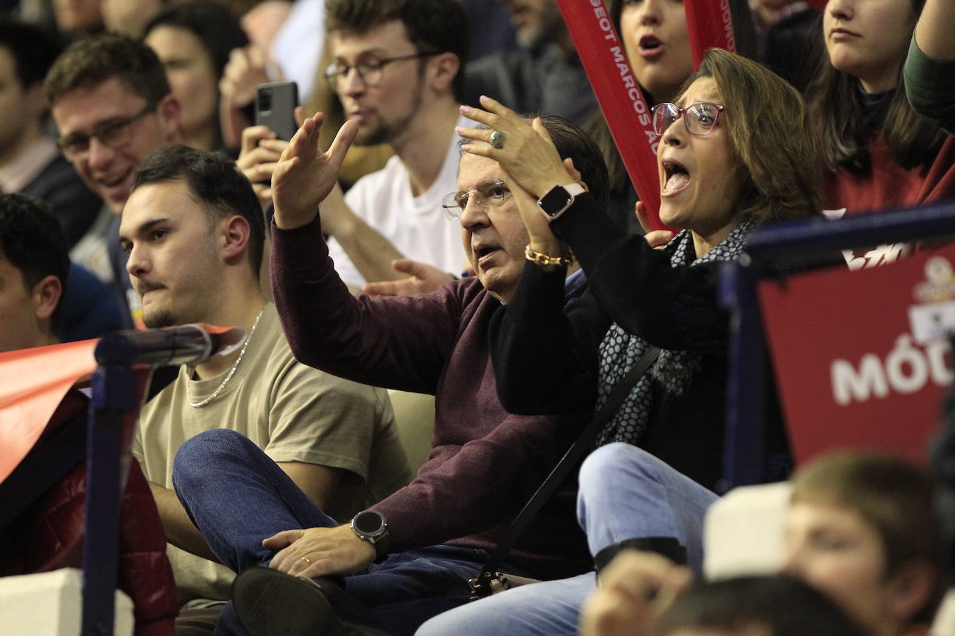 Fotos: Las imágenes del público en el UCAM-Real Madrid