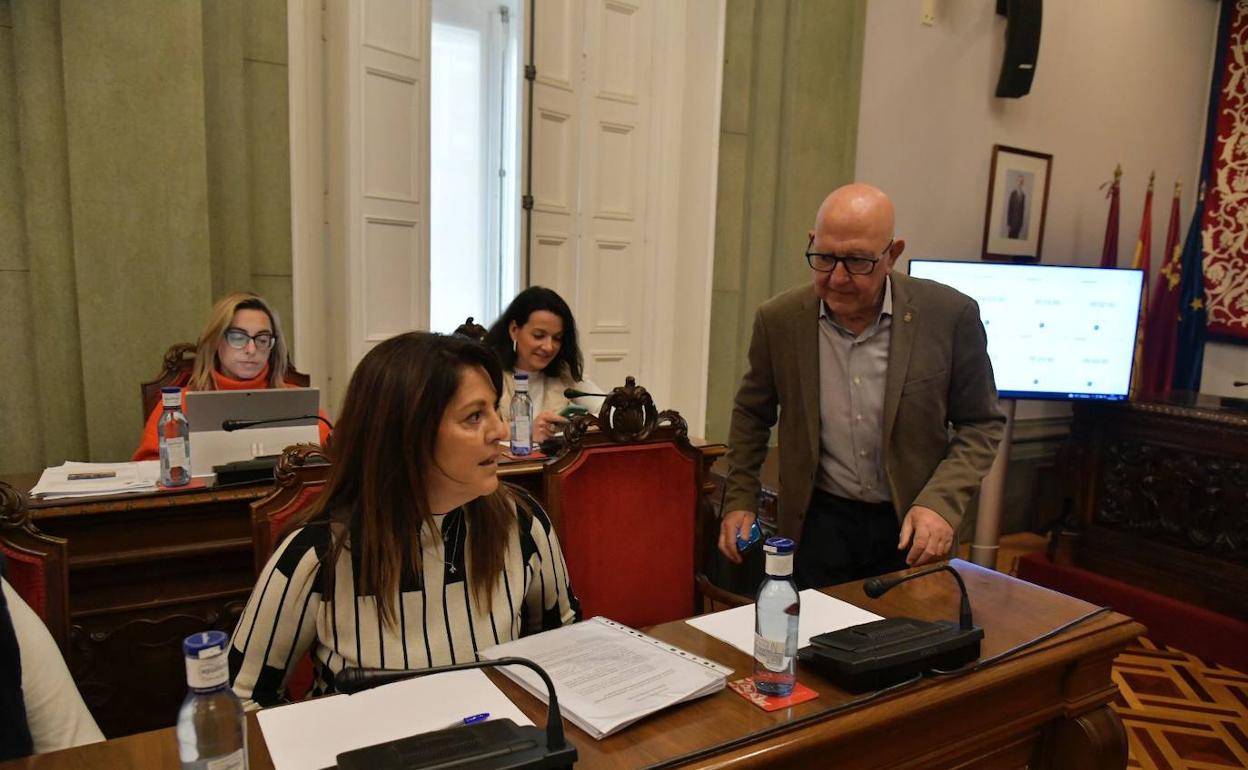 Esperanza Nieto y Manuel Padín, antes del pleno. 