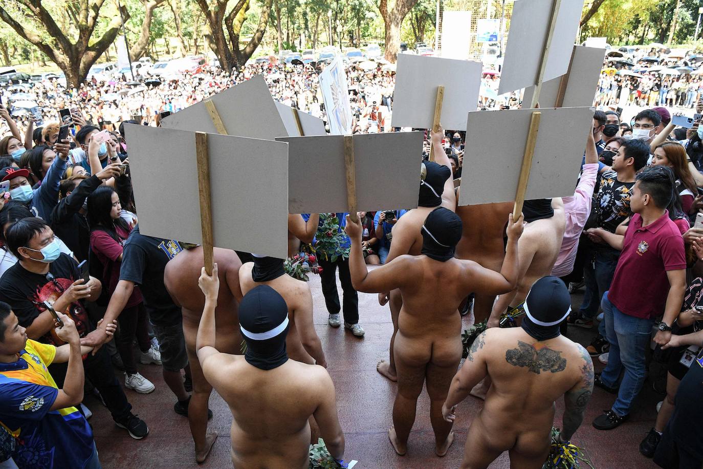 Fotos: Desnudo simbólico en Filipinas