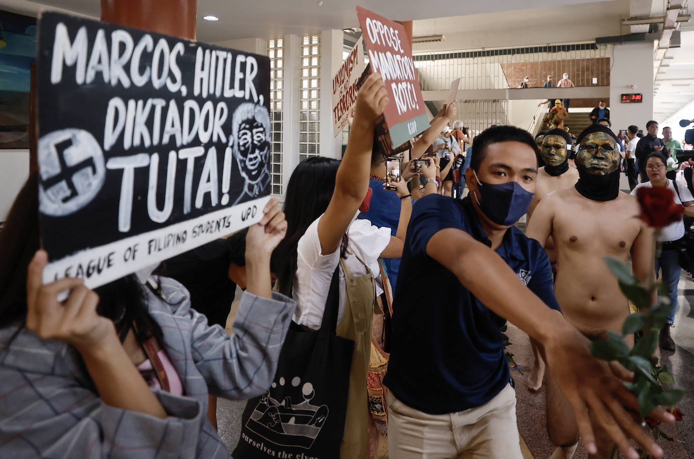 Fotos: Desnudo simbólico en Filipinas