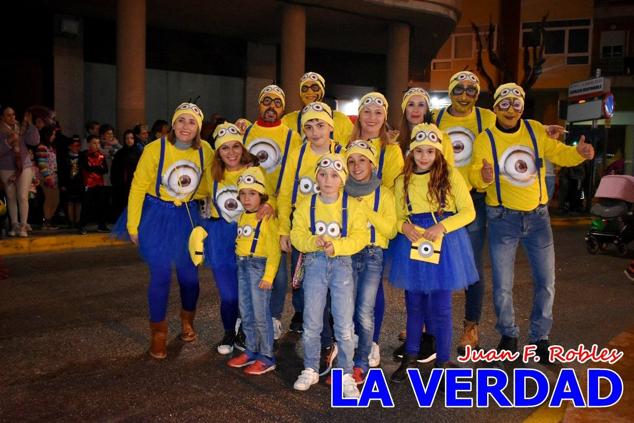 Las avenidas Prolongación y Gran Vía de Caravaca de la Cruz acogieron el Desfile de Carnaval de 2023. La creatividad, el colorido, la música y un ambiente festivo contrarrestaron las inclemencias meteorológicas. 