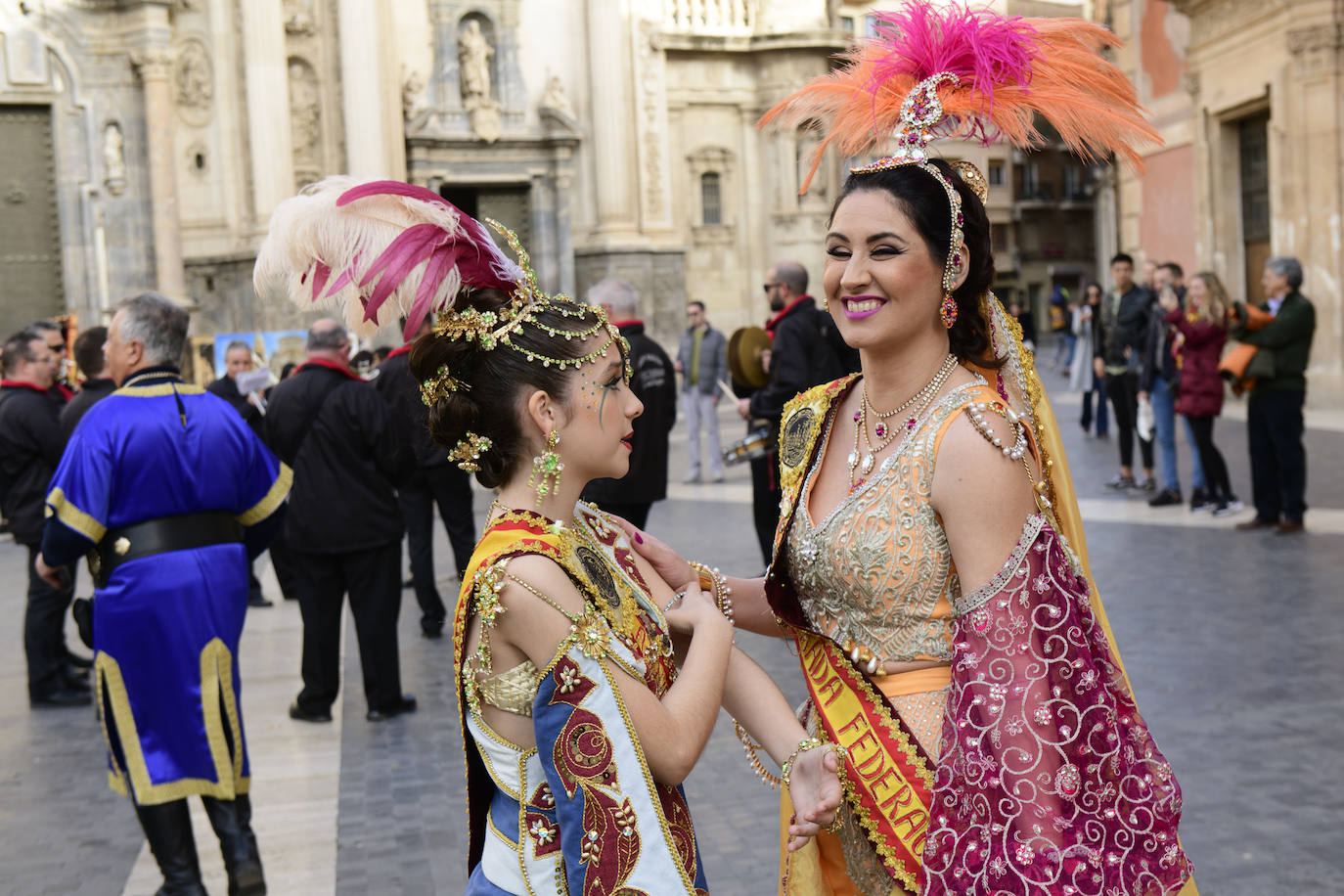 Fotos: La elección de las abanderadas culmina el Medio Año Festero de Moros y Cristianos de Murcia