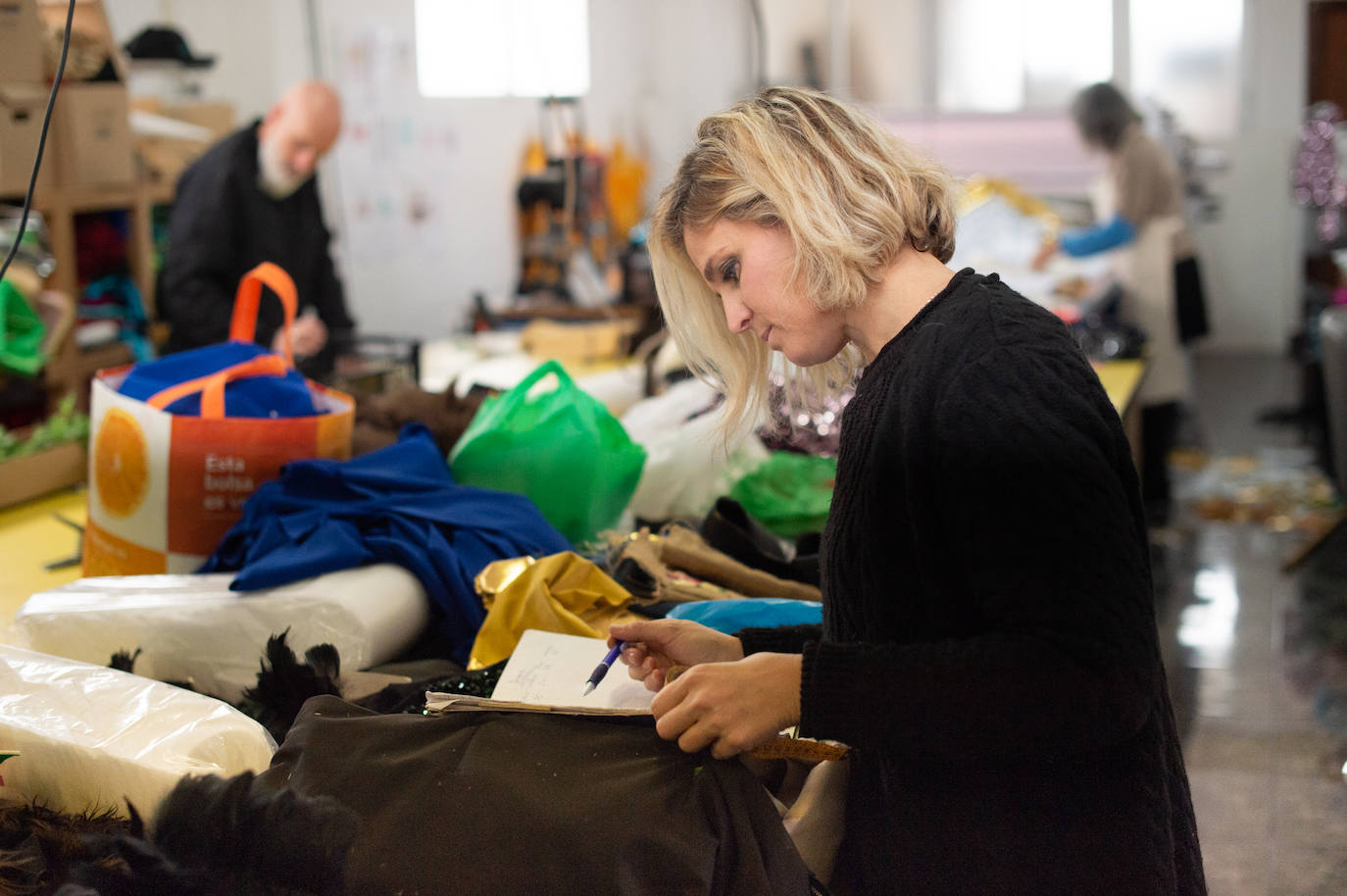 Fotos: Así trabaja una modista de trajes de carnaval en Murcia