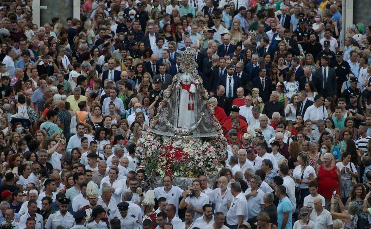 La Virgen de la Fuensanta, durante la romería de bajada desde su templo el pasado mes de septiembre. 