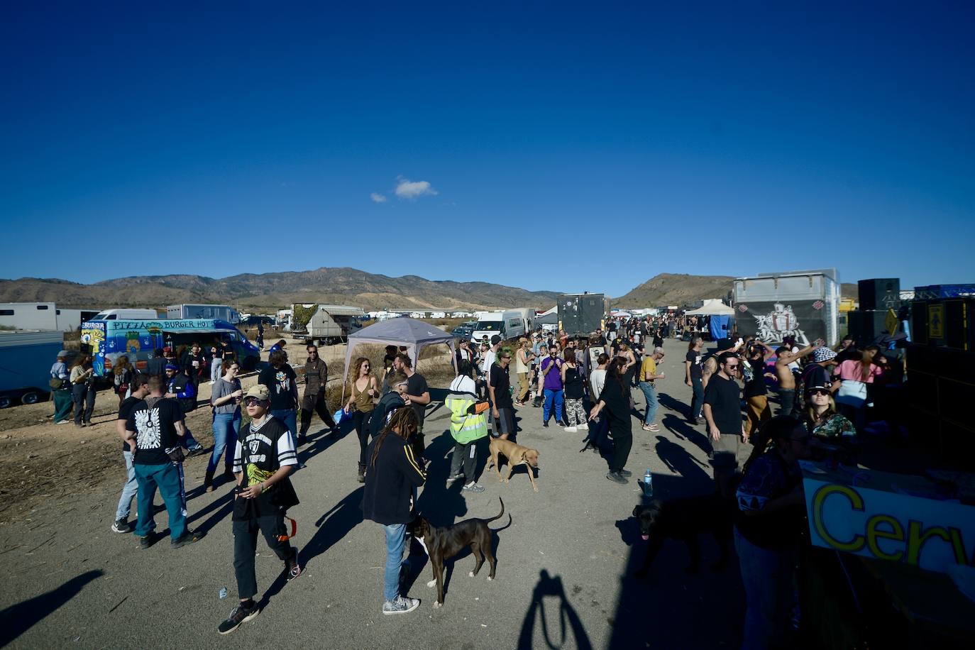 La &#039;rave&#039; de Fuente Álamo, en imágenes