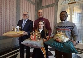 José Manuel Martínez, Jesús Franco y Armel Giboba, junto a África Peñalver, Estrella de la Navidad de este año.