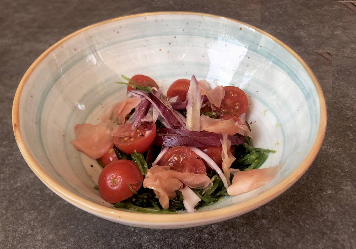 Ensalada de cherrys a la japonesa.