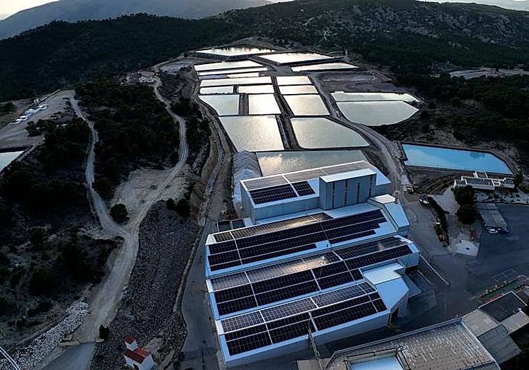 Vista aérea de las placas solares de Jumsal.