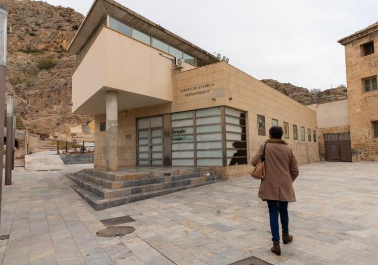 Sede de la Fundación Cultural Miguel Hernández, sita en el Rincón Hernandiano junto a la Casa-Museo.