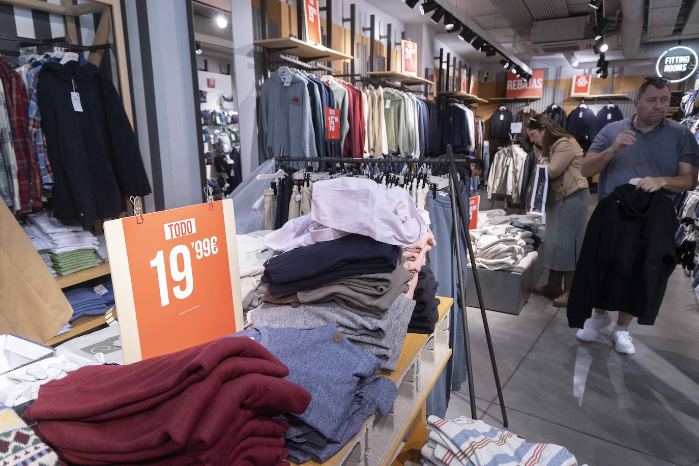 Los comercios de Cartagena adelantan sus rebajas