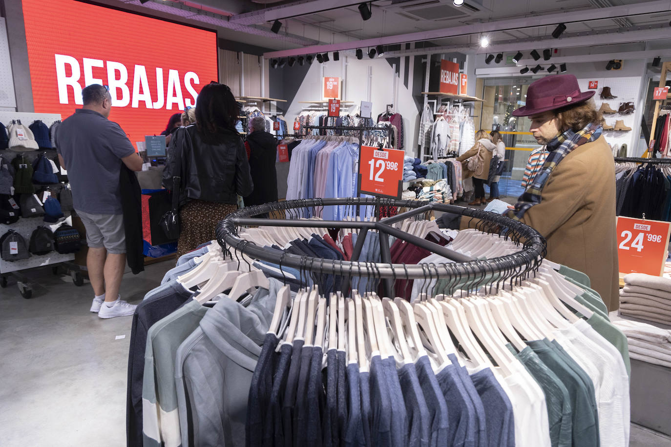 Los comercios de Cartagena adelantan sus rebajas