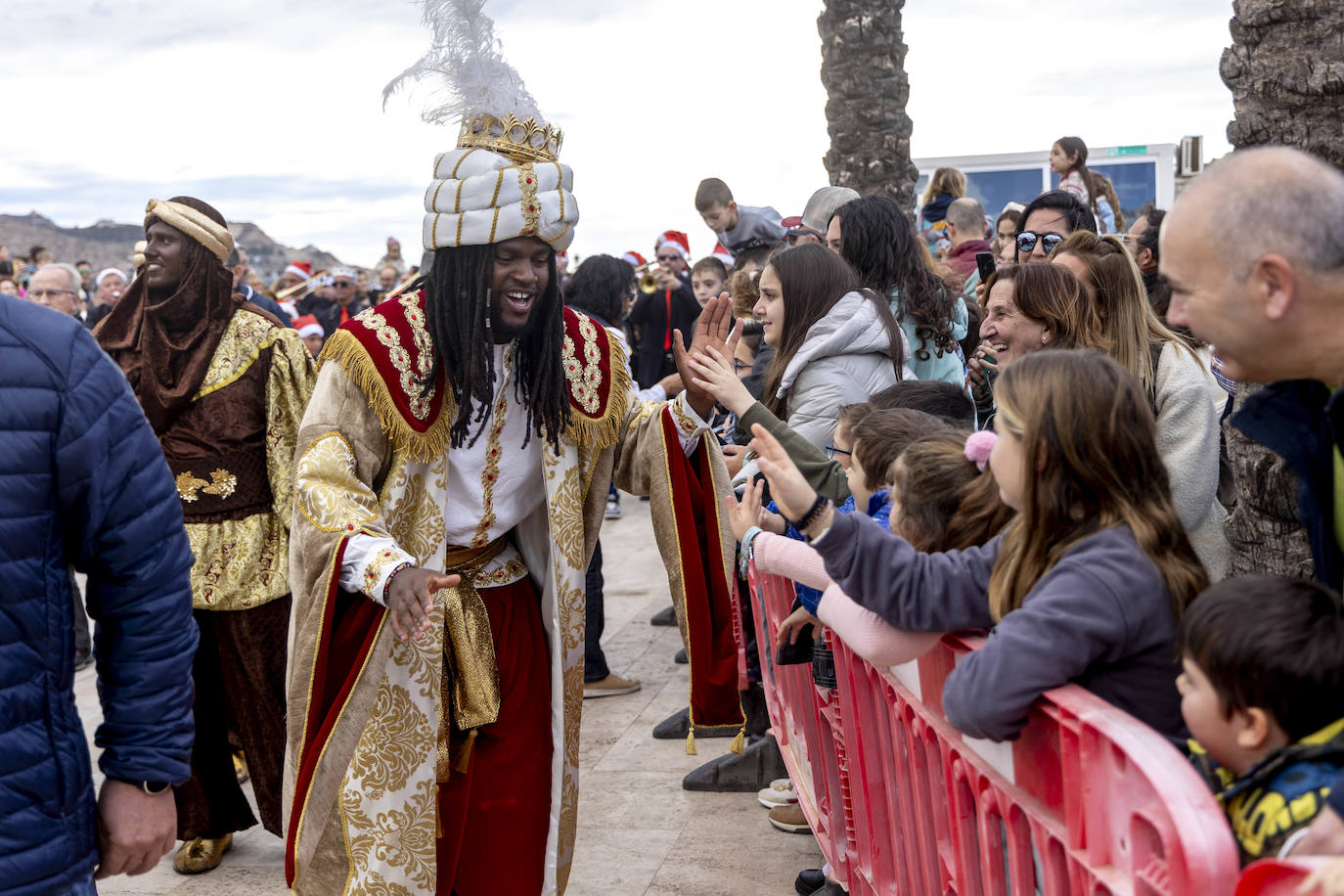 Desembarco de los Reyes Magos en Cartagena, en imágenes