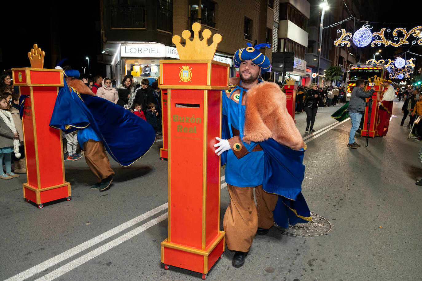 La cabalgata de los Reyes Magos de Lorca, en imágenes