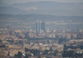 La ciudad de Murcia, afectada por la contaminación atmosférica, la semana pasada.